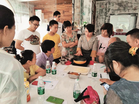 雨花区残联通过为困难残疾人提供个性化培训，帮助他们实现精准就业创业_副本.jpg