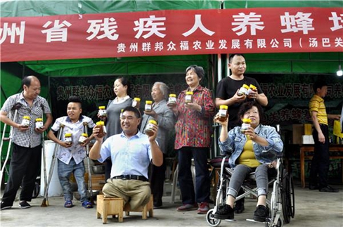 帮助残疾人学会养蜂？这个基地真的不错！11.jpeg